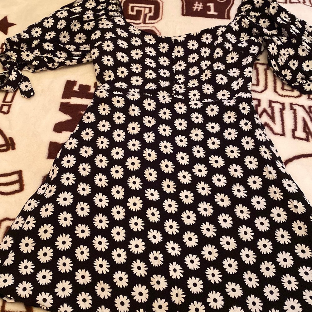 Black & White Flower Dress 👗